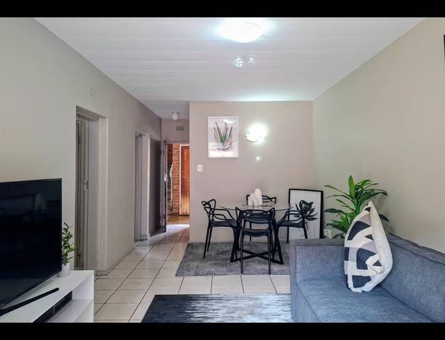 1 BEDROOM APARTMENT FOR SALE IN WINDSOR EAST